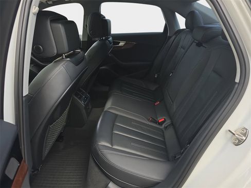 Used 2023 Audi A4 2.0T Premium w/ Convenience Package image 12