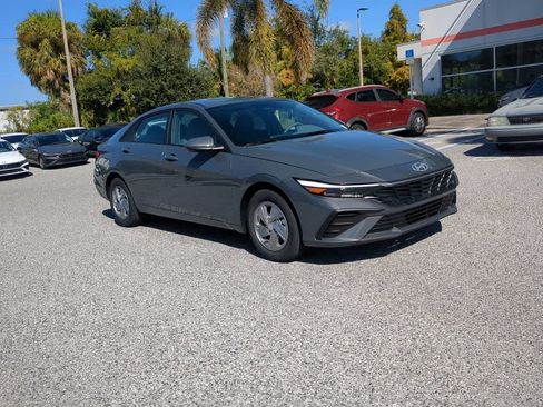 New 2026 Hyundai Elantra SE FWD image 9