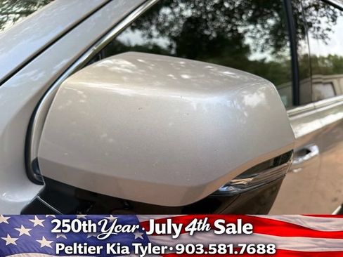 Used 2022 GMC Yukon SLT w/ SLT Premium Package AWD/4WD image 5