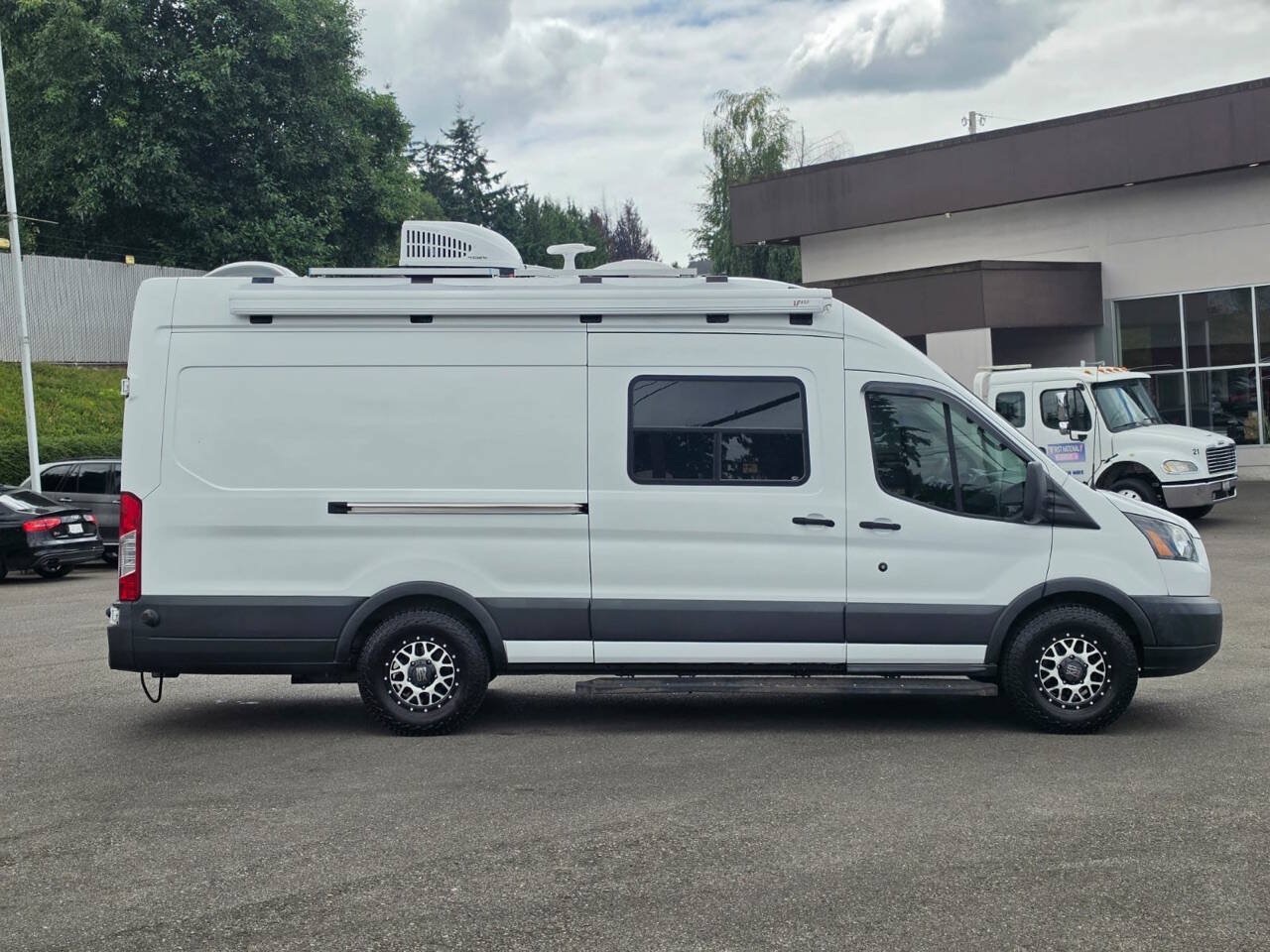 Used 2017 Ford Transit 250 148 High Roof Extended RWD image 12