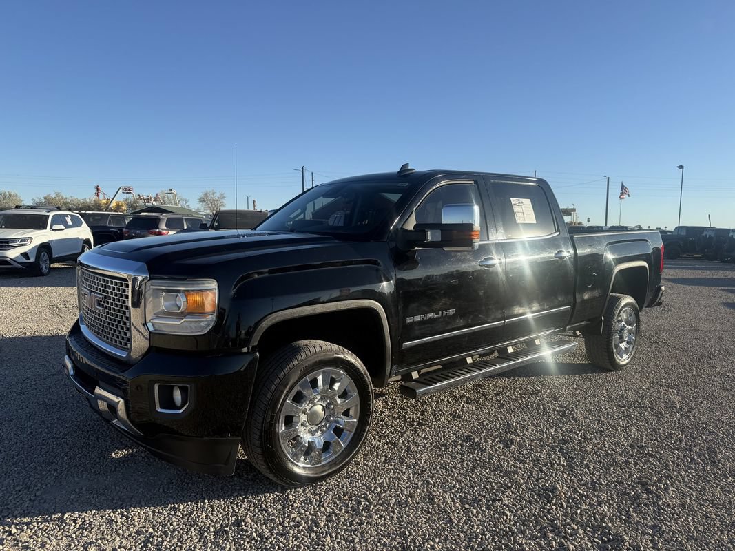 Used 2015 GMC Sierra 2500 Denali w/ Duramax Plus Package AWD/4WD image 1