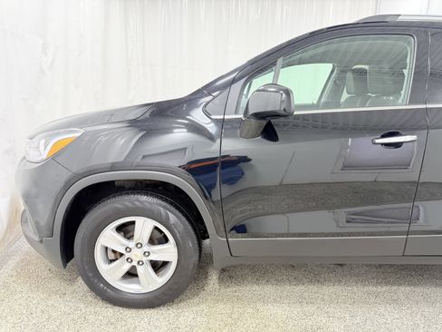 Used 2020 Chevrolet Trax LT w/ LT Convenience Package AWD/4WD image 4