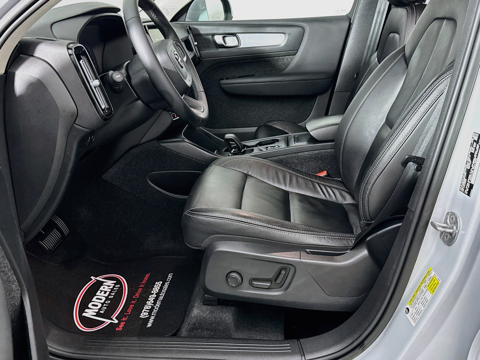 Used 2022 Volvo XC40 T5 Momentum AWD/4WD image 20