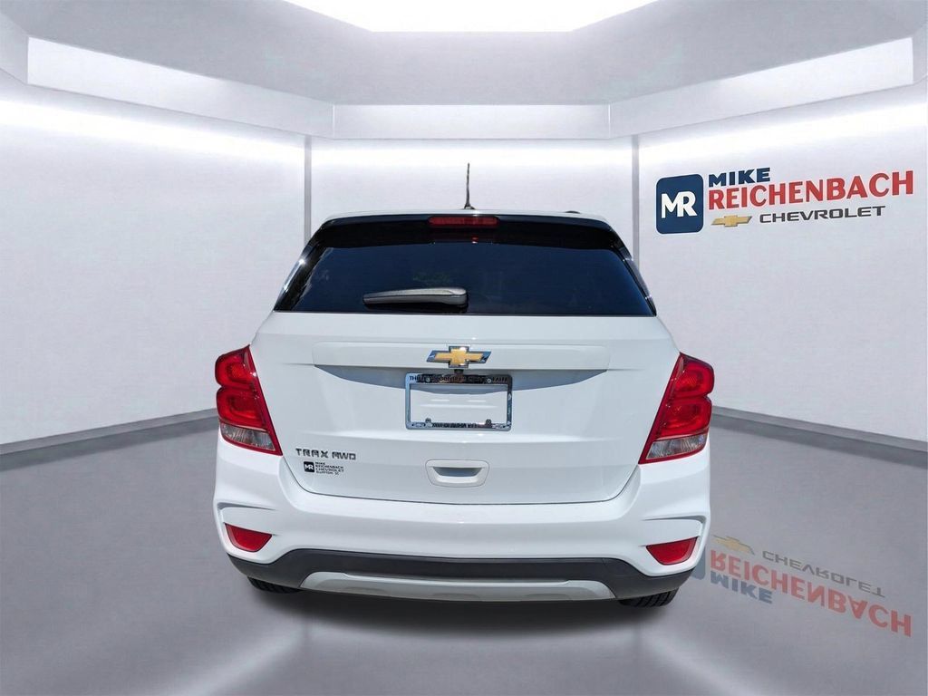 Used 2022 Chevrolet Trax LT w/ LT Convenience Package AWD/4WD image 5