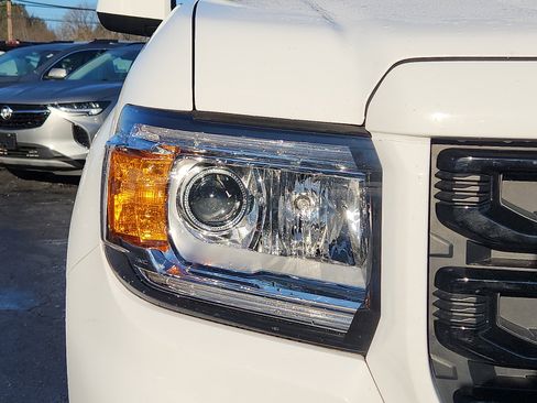 Used 2022 GMC Canyon Elevation w/ Trailering Package image 9