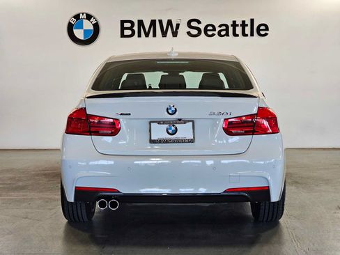 Used 2018 BMW 330i xDrive Sedan AWD/4WD image 5