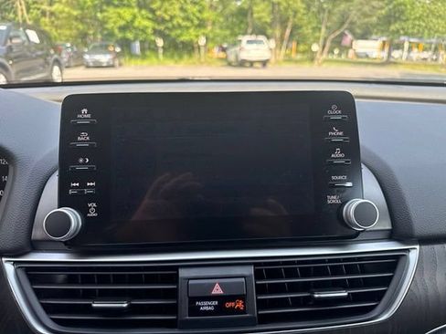 Used 2018 Honda Accord EX-L image 16