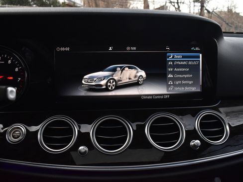 Used 2019 Mercedes-Benz E 300 image 36