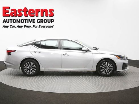 Used 2023 Nissan Altima 2.5 SV FWD image 45