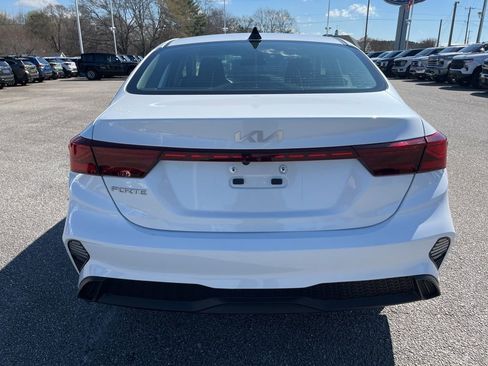 Used 2023 Kia Forte LXS w/ LXS Technology Package image 6