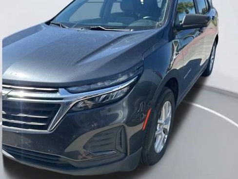 Used 2022 Chevrolet Equinox LS w/ LS Convenience Package image 3