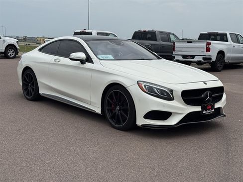 Used 2015 Mercedes-Benz S 550 4MATIC Coupe w/ Sport Package image 3