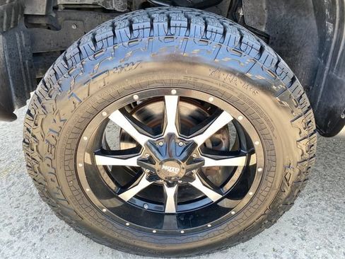 Used 2017 Nissan Titan PRO-4X AWD/4WD image 28
