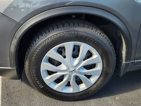 Used 2019 Nissan Rogue S image 8