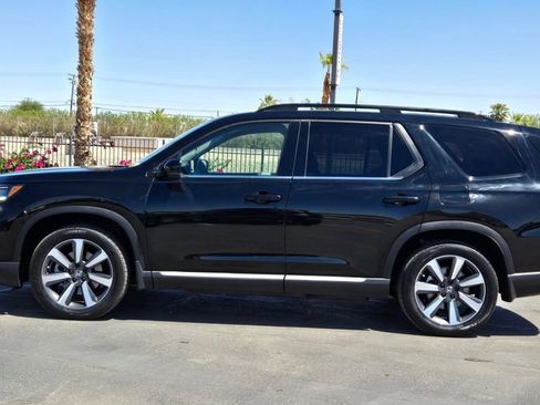 Used 2024 Honda Pilot Touring image 7