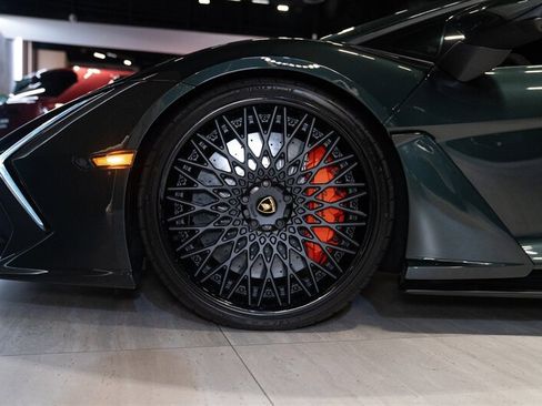 Used 2024 Lamborghini Revuelto AWD/4WD image 19