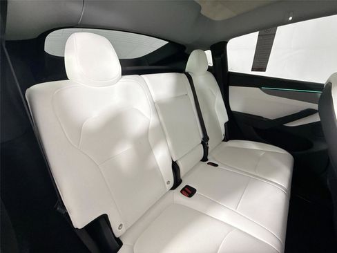 Used 2026 Tesla Model Y Long Range image 46
