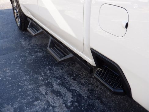 Used 2022 Chevrolet Silverado 2500 Custom w/ Custom Value Package image 11