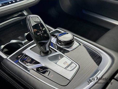 Used 2021 BMW 750i xDrive 750i xDrive w/ Executive Package image 21