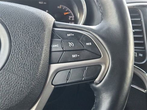 Used 2018 Jeep Grand Cherokee Limited image 27