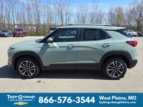 New 2026 Chevrolet TrailBlazer LT w/ Convenience Package FWD image 5