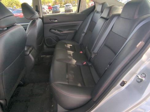 Used 2024 Nissan Altima 2.5 SR FWD image 11