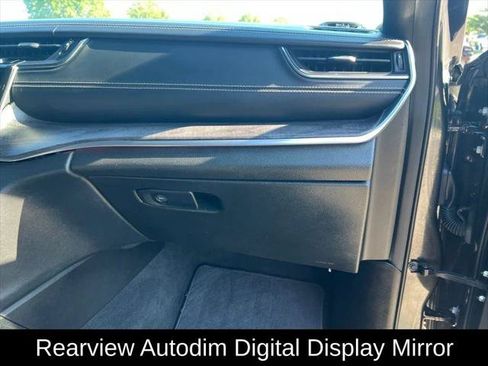 Certified 2022 Jeep Grand Cherokee L Overland w/ Luxury Tech Group IV RWD image 10