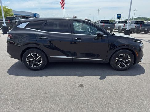 Used 2023 Kia Sportage LX FWD image 6