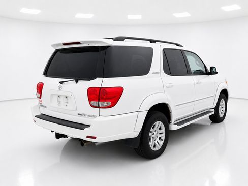 Used 2006 Toyota Sequoia Limited w/ Luxury Pkg AWD/4WD image 2