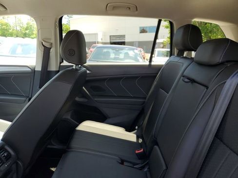 Certified 2023 Volkswagen Tiguan SE FWD image 10