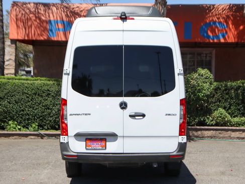 Used 2025 Mercedes-Benz Sprinter 2500 image 7