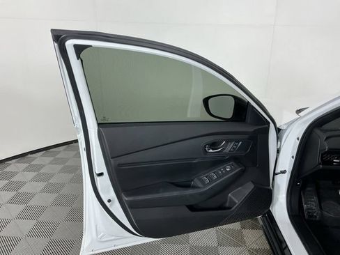 Used 2023 Honda Accord Sport image 12