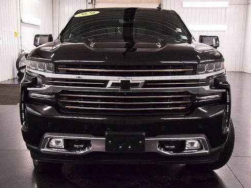 Used 2020 Chevrolet Silverado 1500 High Country w/ Technology Package AWD/4WD image 2