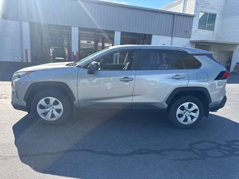 Used 2025 Toyota RAV4 LE AWD/4WD image 8