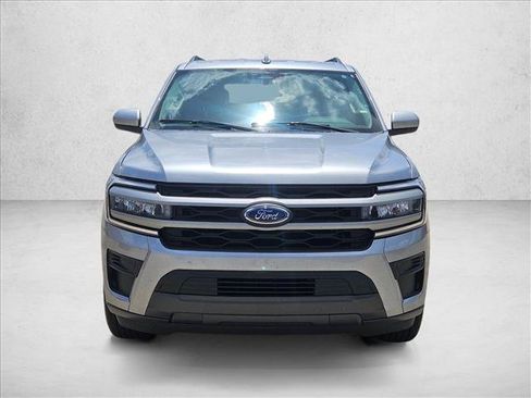 Used 2024 Ford Expedition Max XLT RWD image 2