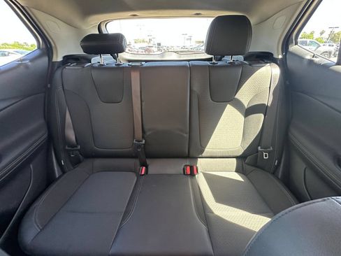 Used 2025 Buick Encore GX Preferred FWD image 38