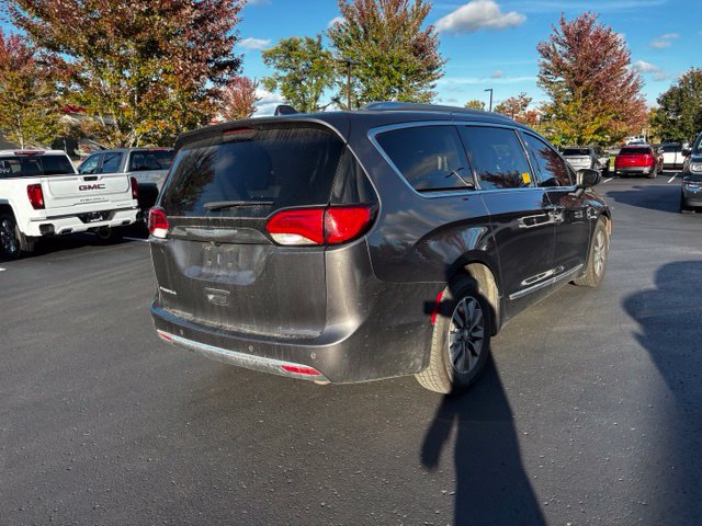 Used 2020 Chrysler Pacifica Touring-L Plus FWD image 5