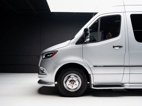 Used 2021 Mercedes-Benz Sprinter 3500 image 15