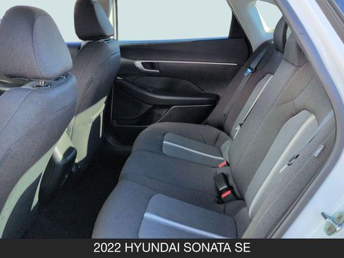 Used 2022 Hyundai Sonata SE w/ Preferred Accessory Package image 16