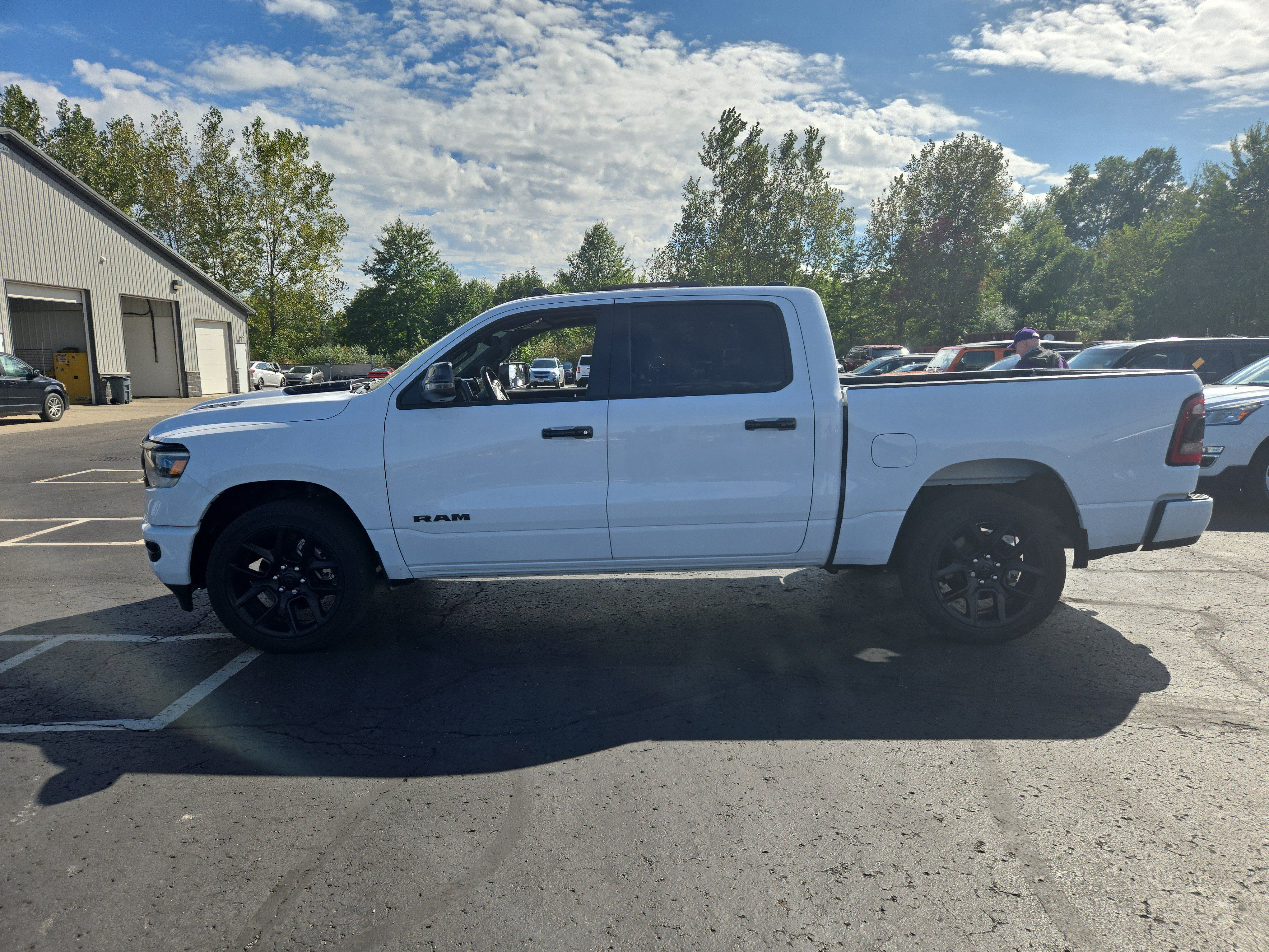 Used 2024 RAM 1500 Laramie AWD/4WD image 6