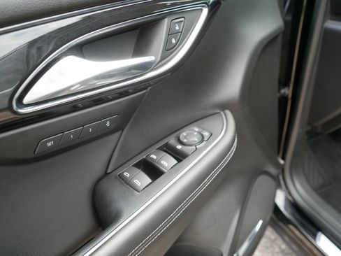 Used 2025 Buick Envision Preferred AWD/4WD image 19