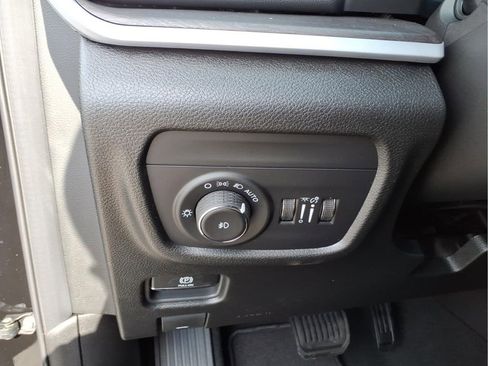 New 2026 Jeep Grand Cherokee L Limited AWD/4WD image 17