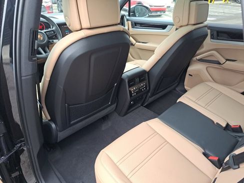 New 2026 Porsche Cayenne image 20