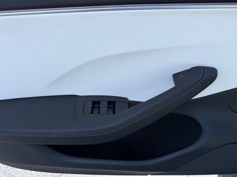 Used 2025 Tesla Model 3 Long Range AWD/4WD image 17