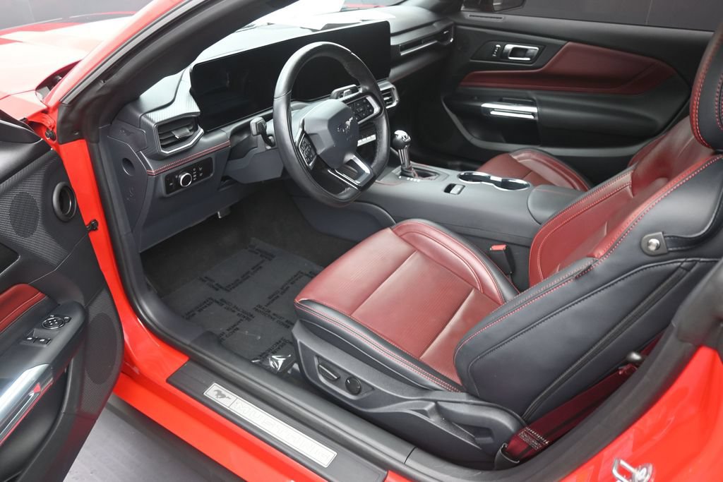 Used 2025 Ford Mustang GT Premium RWD image 11