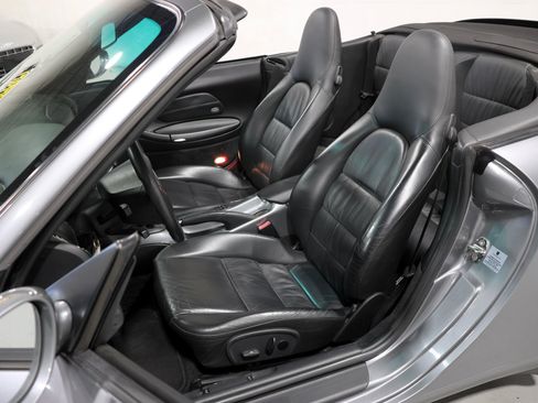 Used 2002 Porsche 911 Cabriolet image 10