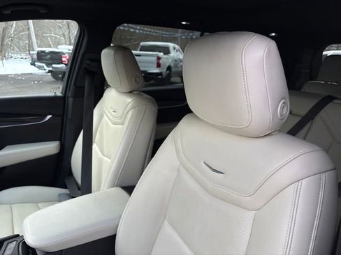 Used 2024 Cadillac XT6 Sport image 9