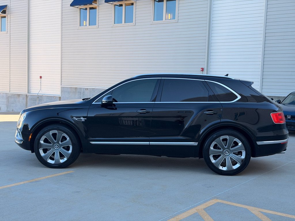 Used 2018 Bentley Bentayga AWD/4WD image 4