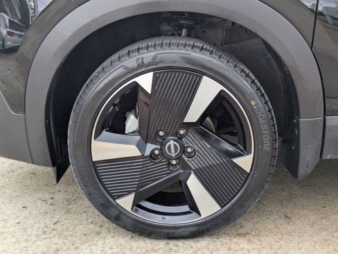 Certified 2025 Nissan Kicks SR image 12