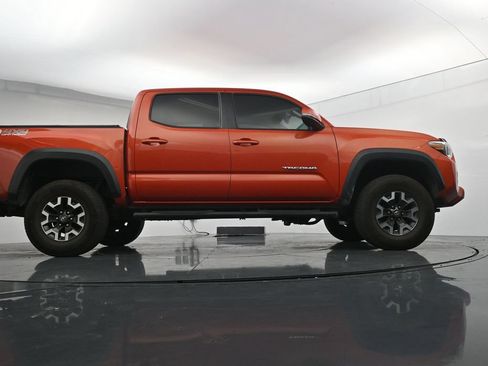 Used 2016 Toyota Tacoma TRD Off-Road w/ Towing Package AWD/4WD image 24